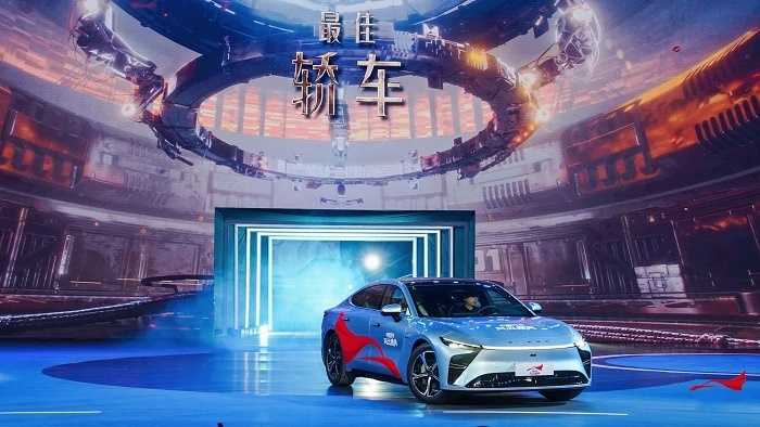 星纪元ES凭啥从600余款车型中脱颖而出,获中国汽车风云盛典最佳轿车奖插图 星纪元ES凭啥从600余款车型中脱颖而出,获中国汽车风云盛典最佳轿车奖