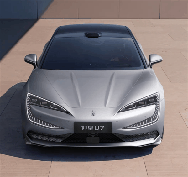 真头号玩家！比亚迪“一号试车员”王传福亲试仰望U7