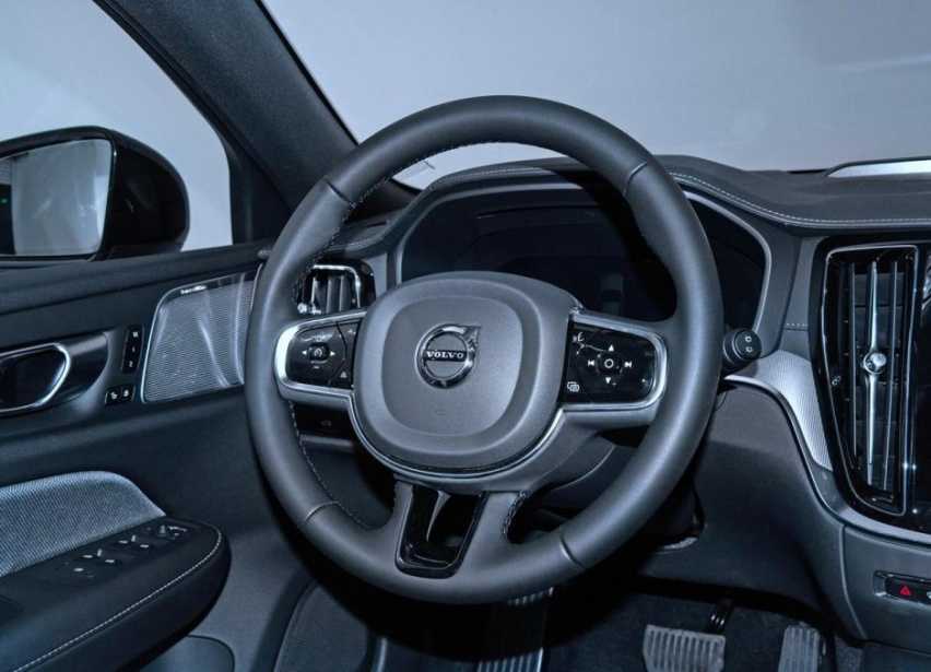 想要舒适旅行?沃尔沃V60旅行车的造型和空间满足你的需求!插图5 想要舒适旅行?沃尔沃V60旅行车的造型和空间满足你的需求!