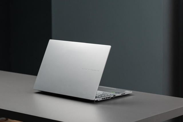 首台酷睿Ultra9+RTX4060 华硕无畏Pro15 2024笔记本测评插图1 首台酷睿Ultra9+RTX4060 华硕无畏Pro15 2024笔记本测评插图1