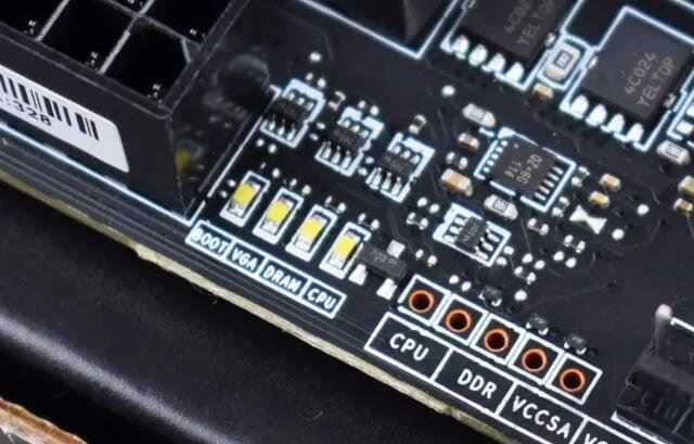 ezdebug四个指示灯代表什么意思 电脑无法开机故障先看EZDEBUG自检灯插图