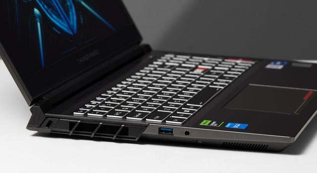 首批i9 14900HX游戏本! 雷神猎刃15游戏本拆机评测插图10