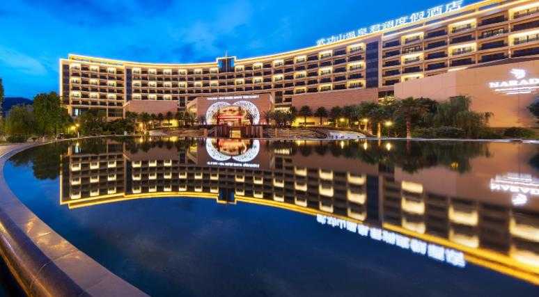 女子过年回老家不住家里住酒店 你会这样做吗？