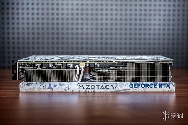 2024良心卡 索泰RTX 4070 SUPER X-GAMING OC欧泊白显卡评测插图1