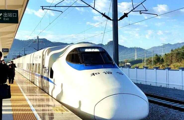 孩子高铁上多次踢椅背家长大打出手 结果悲剧了插图 高铁