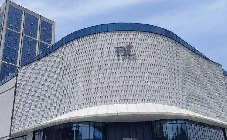 胖东来员工尝面未洗筷子锅里搅拌 已停业整顿