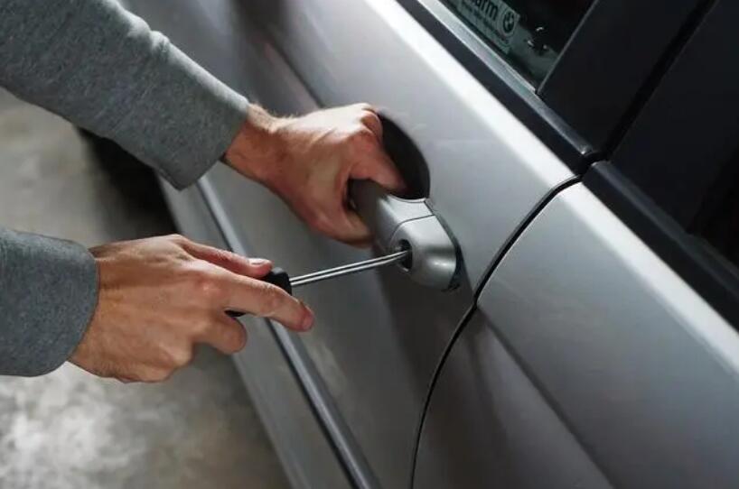 盗抢险是车价的多少 一般在这个区域之间