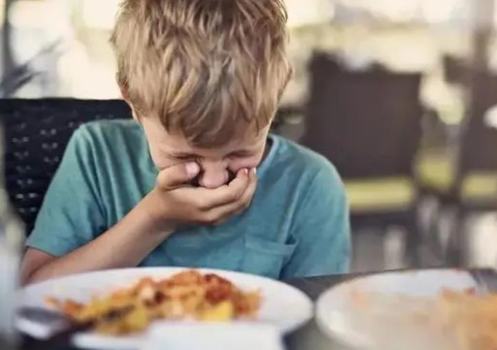 知名景区大量游客就餐后上吐下泻 卫健委发布最新回应