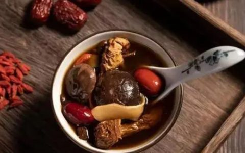 脆皮年轻人养生账单月超千元 养生切勿盲目跟风