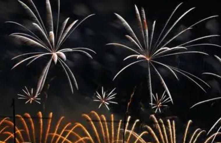 河南10岁男孩被窜出的烟花炸伤身亡 凶手还在排查中