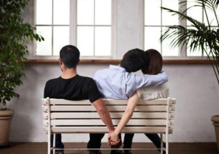 冒充涉事女教师直播？大批仿号被官方封了