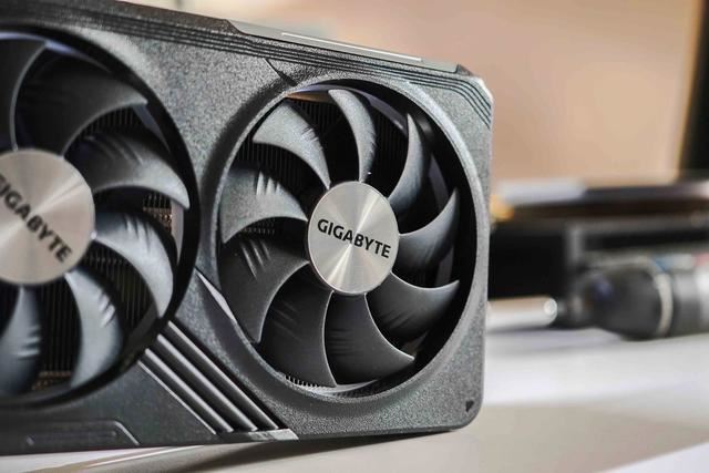 Super超能力加持!技嘉RTX4070Super魔鹰显卡拆解与一键超频图文教程插图5