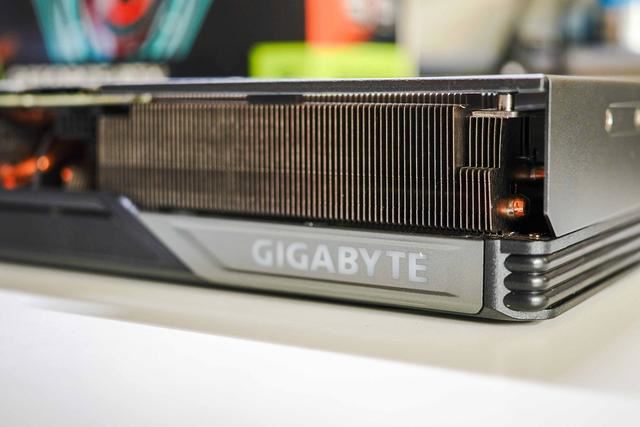 Super超能力加持!技嘉RTX4070Super魔鹰显卡拆解与一键超频图文教程插图6