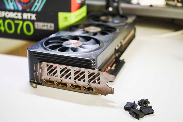 Super超能力加持!技嘉RTX4070Super魔鹰显卡拆解与一键超频图文教程插图9