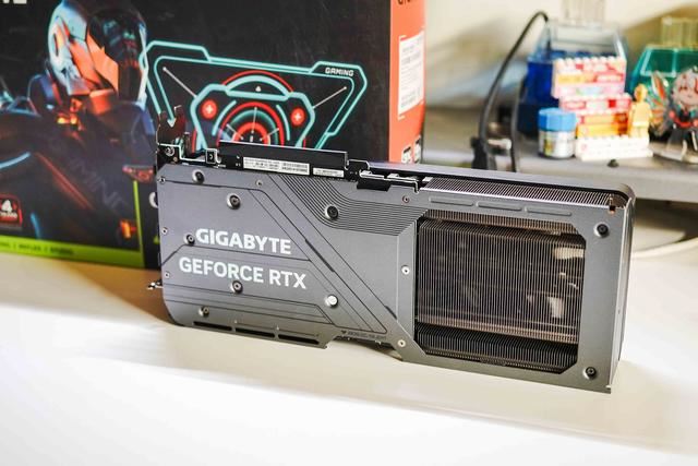 Super超能力加持!技嘉RTX4070Super魔鹰显卡拆解与一键超频图文教程插图18