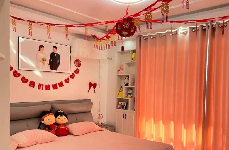 00后小伙婚房被爆改后退货需天价 对此其十分头痛