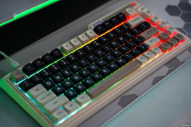 高性价比的复古匠心之作 珂芝K75 Lite三模机械键盘发布插图18 高性价比的复古匠心之作 珂芝K75 Lite三模机械键盘发布插图18