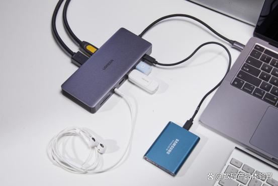 笔记本电脑扩展坞该如何选 绿联的扩展坞与普通扩展坞的详细对比介绍插图1