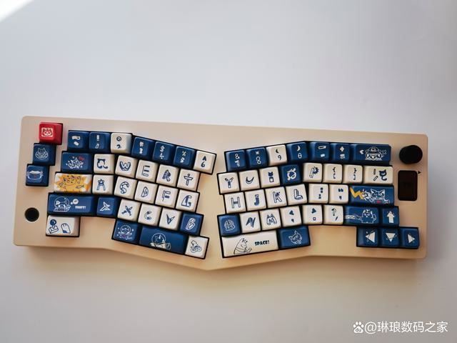 最便宜的三模Alice键盘! 赤度ABM066三模机械键盘全面测评插图 最便宜的三模Alice键盘! 赤度ABM066三模机械键盘全面测评插图