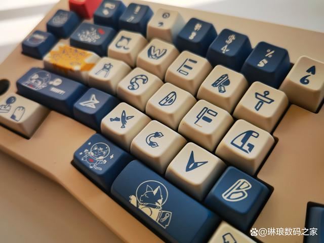 最便宜的三模Alice键盘! 赤度ABM066三模机械键盘全面测评插图13 最便宜的三模Alice键盘! 赤度ABM066三模机械键盘全面测评插图13