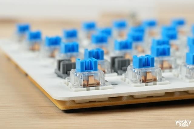 百元价位的全能王者! 雷柏V500PRO 2024版背光游戏机械键盘测评插图12
