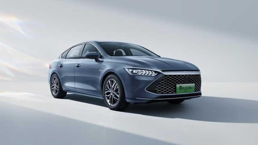 秦PLUS荣耀版7.98万元起震撼上市,拉开“电比油低”大幕插图3 秦PLUS荣耀版7.98万元起震撼上市,拉开“电比油低”大幕