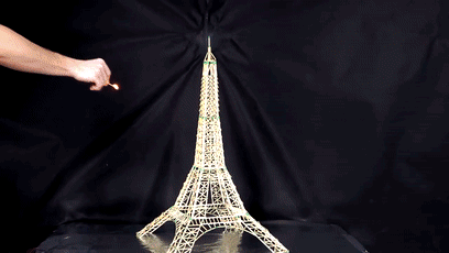 大神花8年用70万根火柴还原埃菲尔铁塔：差点成为年度大冤种