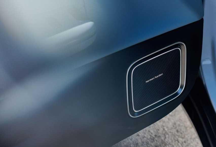 极星4与特斯拉Model Y掰手腕:“北欧风”到底比“毛坯房”香多了!插图11 极星4与特斯拉Model Y掰手腕:“北欧风”到底比“毛坯房”香多了!