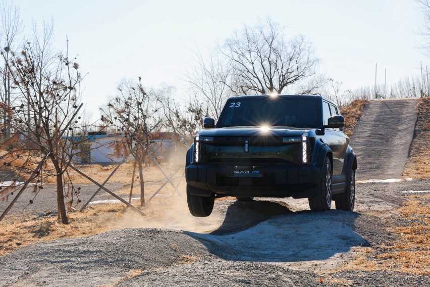 纯电四驱+方盒子真能越野？奇瑞iCAR 03试驾体验