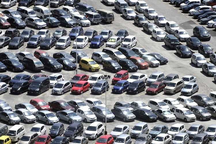 雷车ES优惠7万，宝马X1落地不到21万，燃油车要打“骨折”了！