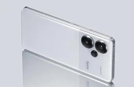 2024“杀出重围”的手机：唯一一款外观亮眼、性能强悍的手机推荐插图4