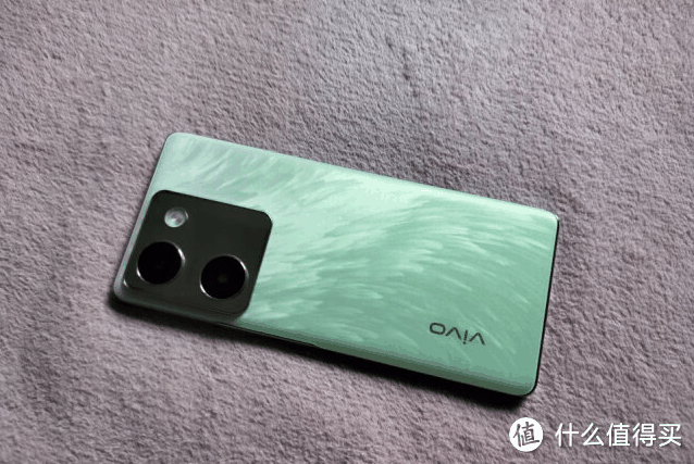 vivo Y100:一款高性价比的入门级智能手机插图 vivo Y100:一款高性价比的入门级智能手机