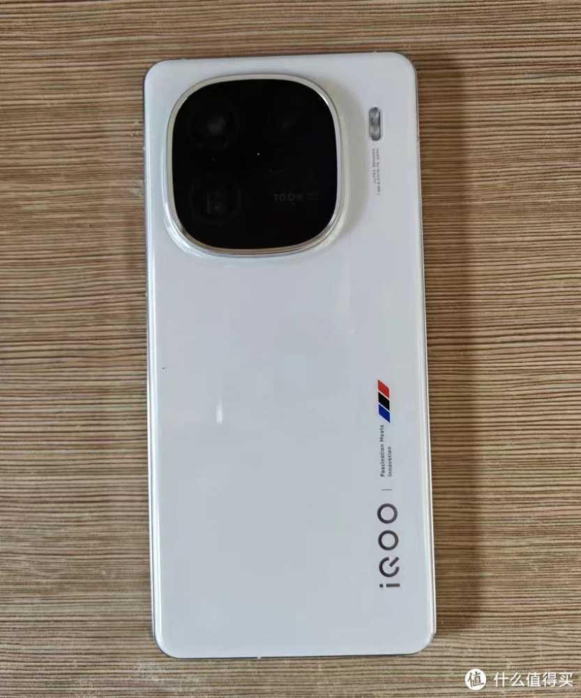 iQOO 12：优缺点大盘点，和上一代相比优化了哪些部分？