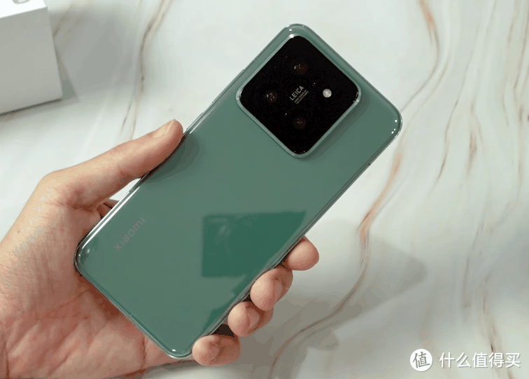 小米14给三星重力一击，16GB+1TB跌价711元，雷军性价比拿捏到位