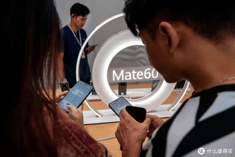 出货量或暴跌15%！华为、小米“双炮手”，这冲击波谁受得了？