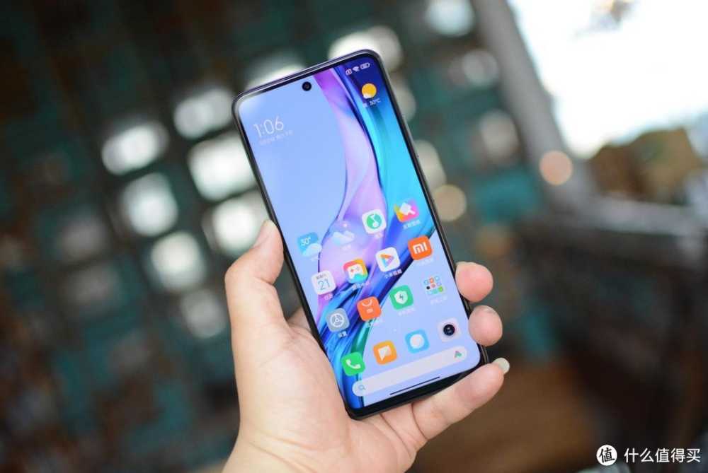 90万跑分+LPDDR5+5080mAh，12+256GB跌至1299元，堪称性价比之王