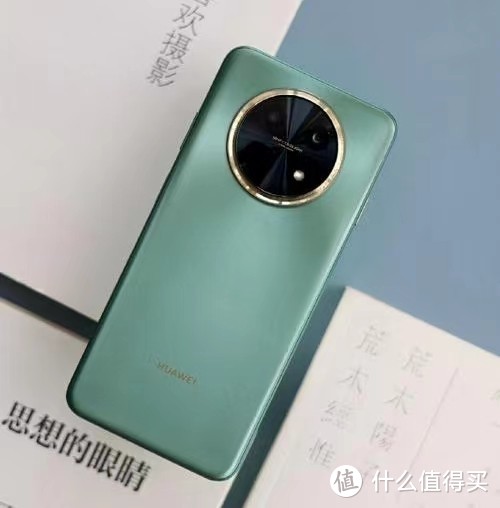 华为再降价：鸿蒙系统+7000毫安+6.95英寸屏+256G大内存，亲民价1479元！