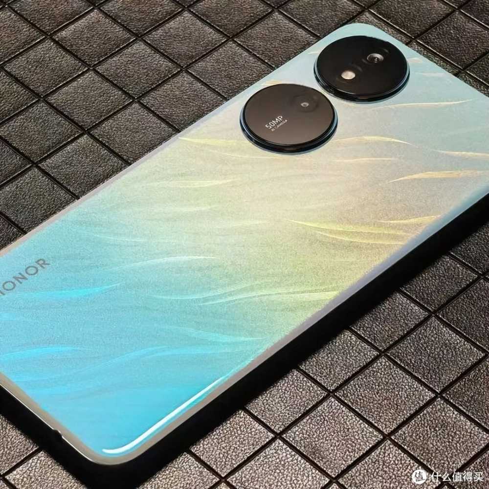 荣耀Play8T 5G智能手机：超能续航与卓越性能的完美结合