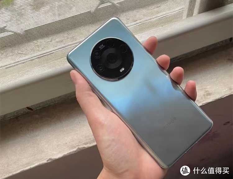 从4499跌至2499，50倍变焦+独立安全芯片，从高端市场跌至低端市场