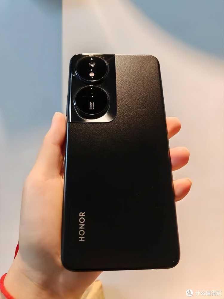 荣耀非常亲民，6000mAh长续航+12GB+256GB大内存，只售1199元！