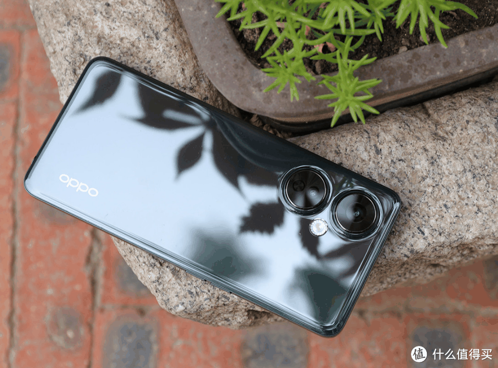 OPPO突破，一亿影像+5000mAh+67W闪充+流畅48个月，千元“卷王”