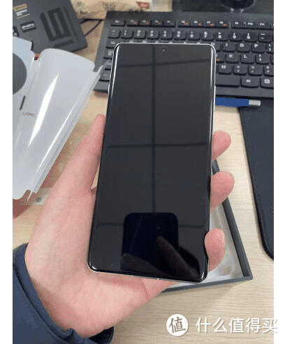 一加12"手机发布！性能怪兽还是颜值担当？