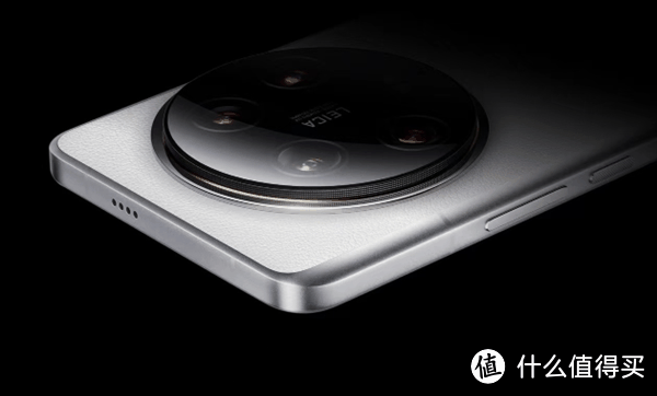 雷军晒小米14 Ultra实拍，雪夜也能拍出大片感！