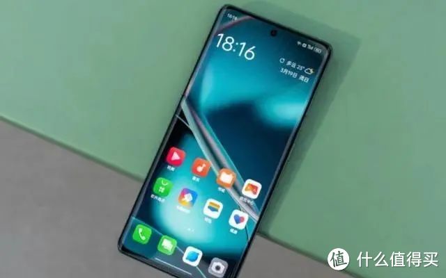 荣耀打破传统,5800mAh电池+曲面屏,千元机也有旗舰体验插图 荣耀打破传统,5800mAh电池+曲面屏,千元机也有旗舰体验