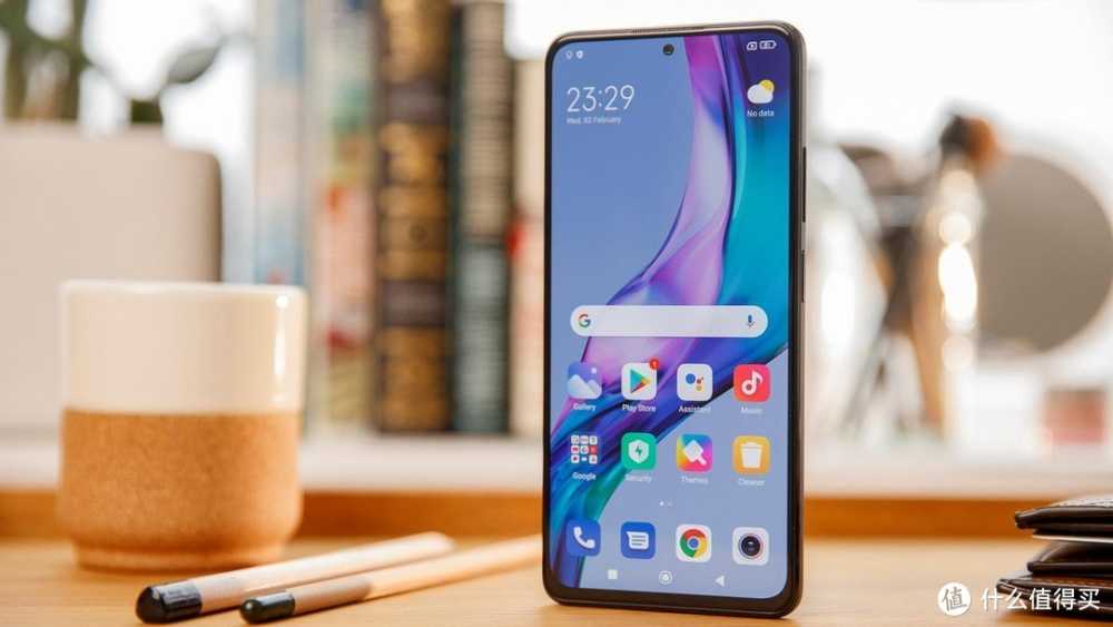 卢伟冰爆发了，5G芯+5000mAh大电池+8GB+256GB，售价亲民！