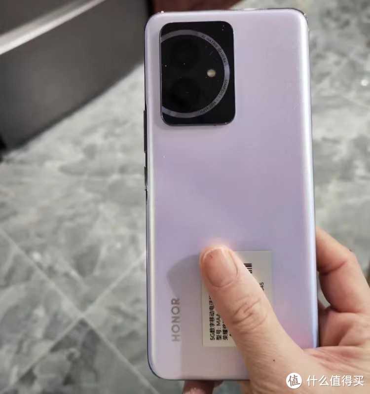 荣耀100跌至2299元，单反机索尼IMX906影像，3840Hz高频护眼屏