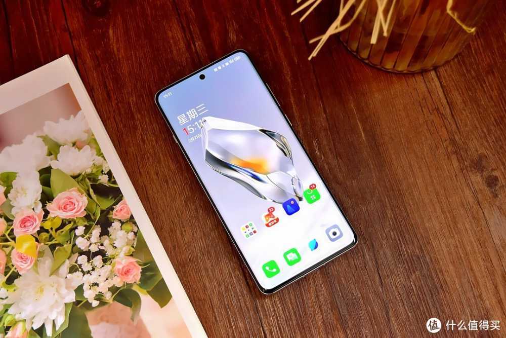 一加十周年数字旗舰，哈苏全焦段超光影加持:一加12上手体验！