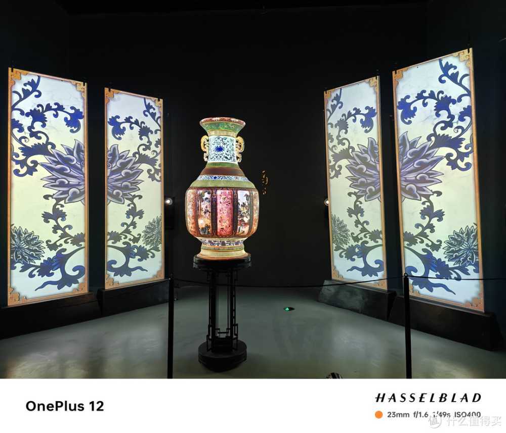 一加十周年数字旗舰，哈苏全焦段超光影加持:一加12上手体验！