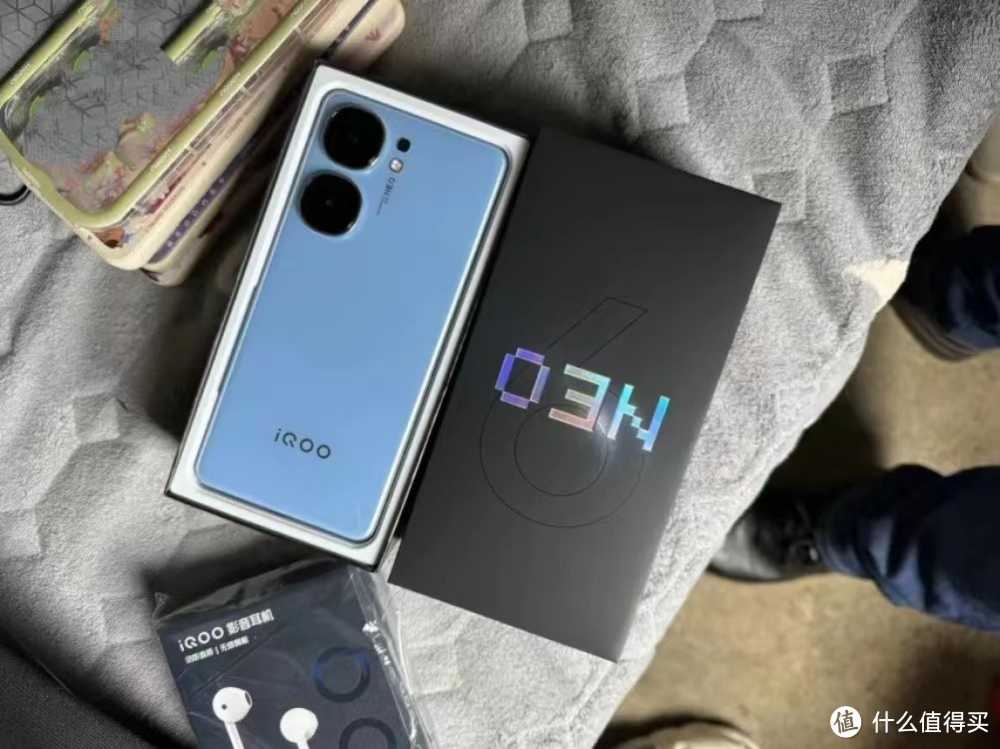 第二代骁龙8、电竞芯片Q1、索尼IMX920，售价仅2299元，vivo良心了