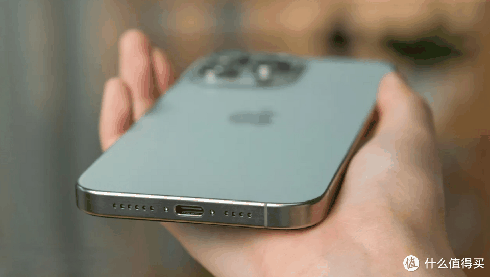 苹果又双叒叕降价了！iPhone15Pro Max跌价1300元，库克也厚道了？